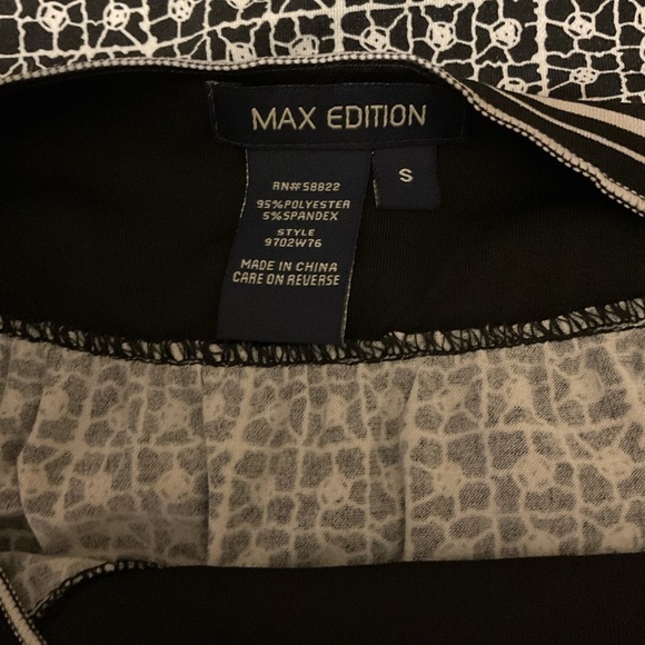 Max Edition Round Neck Tank Top Black and White - Picture 6 of 7
